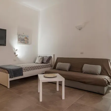 Guesthost - San Lorenzo Modern Flat * Rom