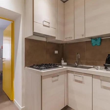 Guesthost - San Lorenzo Modern Flat Апартаменты Рим