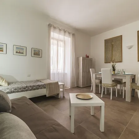 Guesthost - San Lorenzo Modern Flat * Рим