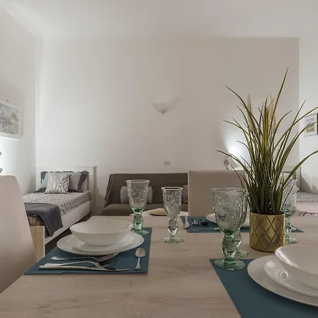 Guesthost - San Lorenzo Modern Flat Апартаменты