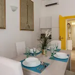 Guesthost - San Lorenzo Modern Flat