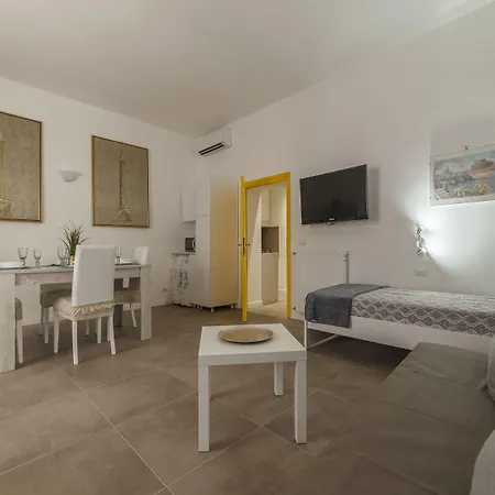 Guesthost - San Lorenzo Modern Flat *