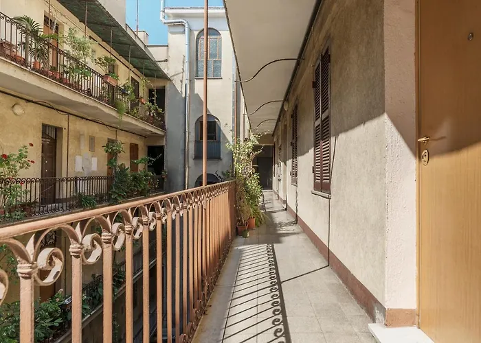 Guesthost - San Lorenzo Modern Flat Roma