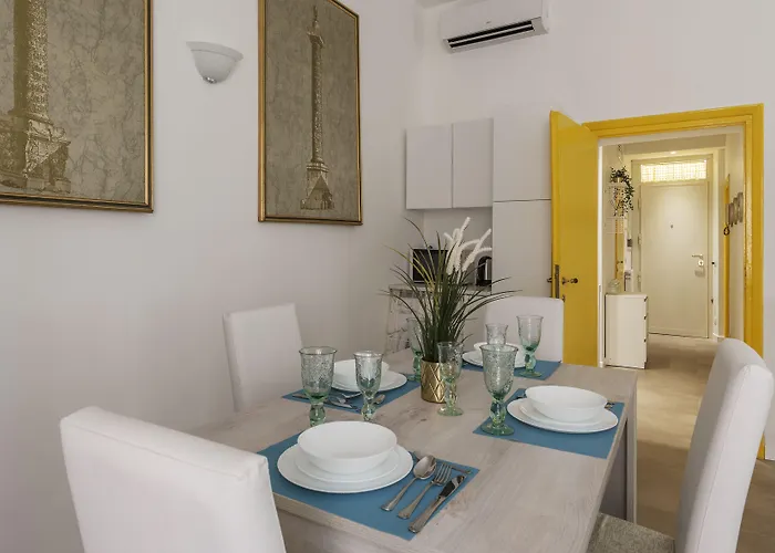 Guesthost - San Lorenzo Modern Flat Apartment Rome